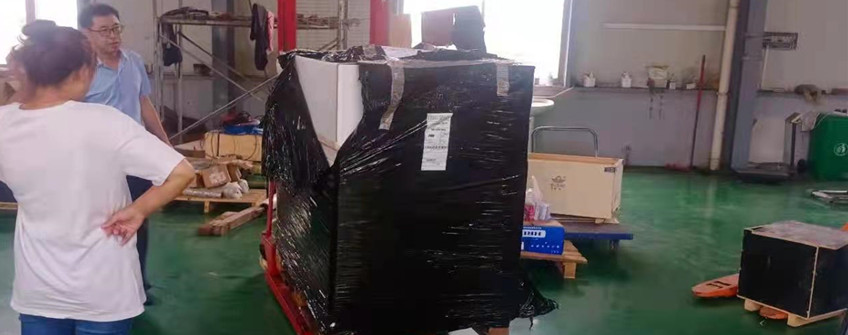 意大利注塑机配件上；〗谇骞